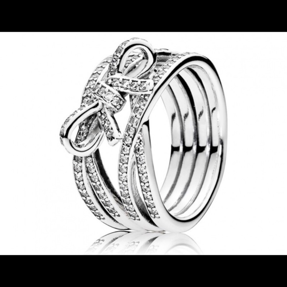 Pandora bow ring
